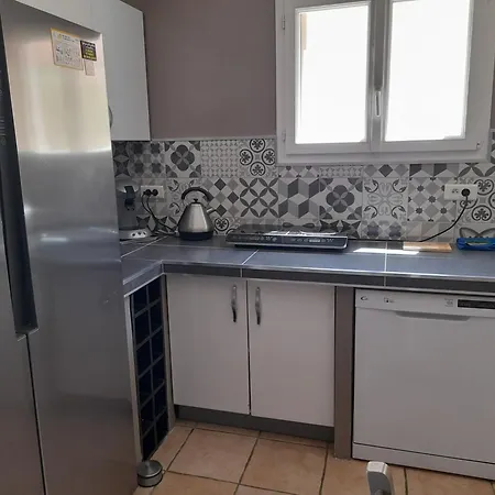 Maison En Provence Avec Piscine בית נופש