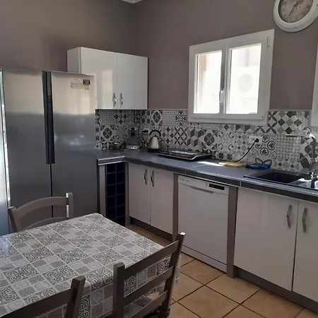 Дом отдыха Maison En Provence Avec Piscine